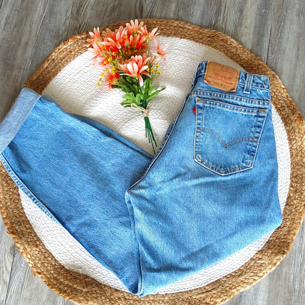 Levi's Women's High Rise Light Blue Denim Jeans